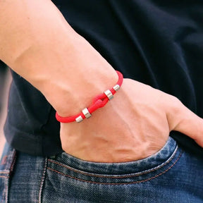 Glückliches Rotes Fadenarmband – Edelstahl, Verstellbare Kordelkette